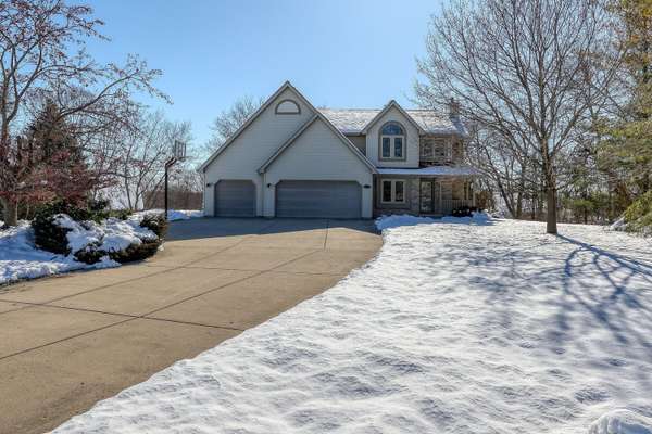 800 James Dr, Twin Lakes, WI 53181