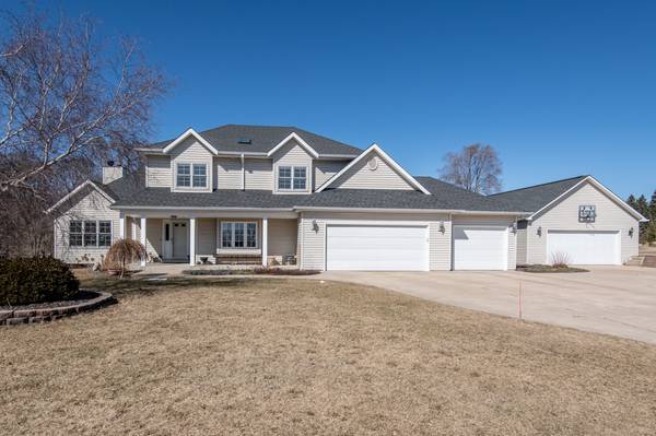 S79W30450 Yale Ct, Mukwonago, WI 53149