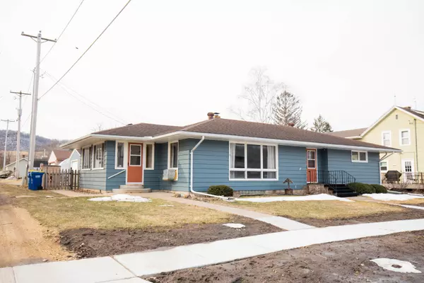 402 Anderson St, Coon Valley, WI 54623