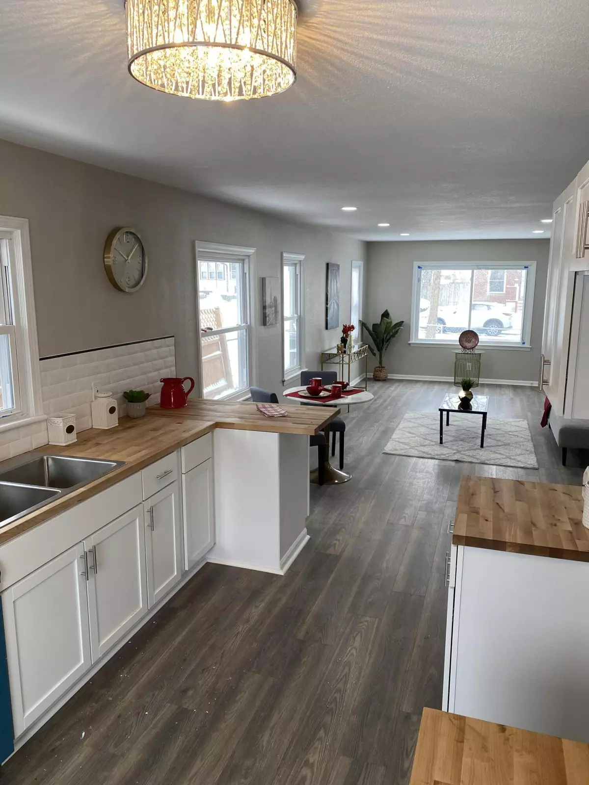 Milwaukee, WI 53216,4154 N 48th St