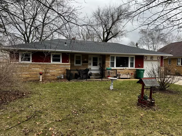 W67N856 Washington Ave, Cedarburg, WI 53012