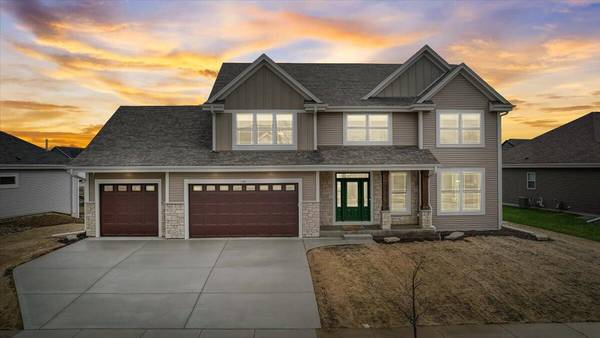 1394 Bluestem Trl, Oconomowoc, WI 53066