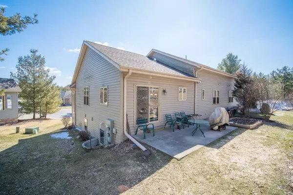 Slinger, WI 53086,1310 Oak Tree Ct