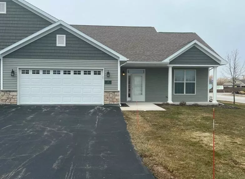 326 Isabelle Ct, Sheboygan Falls, WI 53085