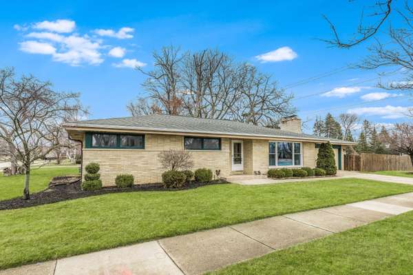 6845 Pershing Blvd, Kenosha, WI 53142