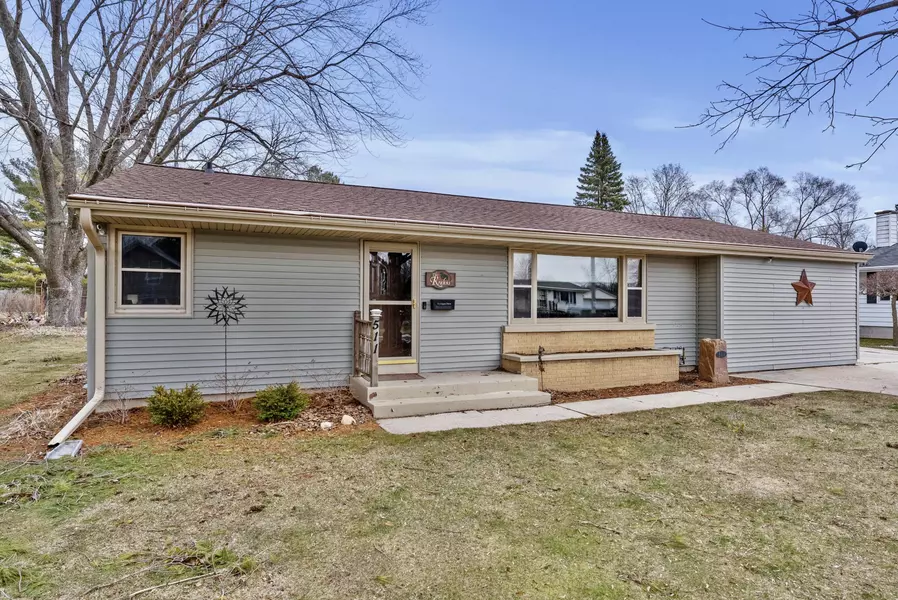 511 Clark St, Cascade, WI 53011