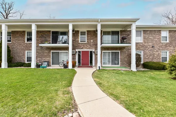 Lake Geneva, WI 53147,118 Eveyln Ln Unit H