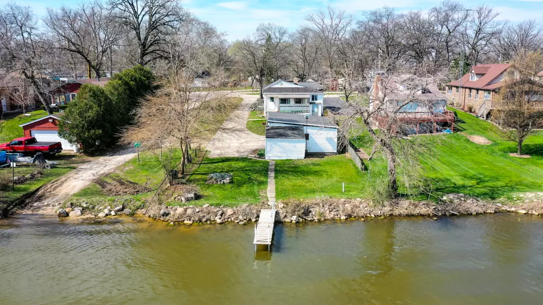 2225 Lakeshore Dr, Dover, WI 53139