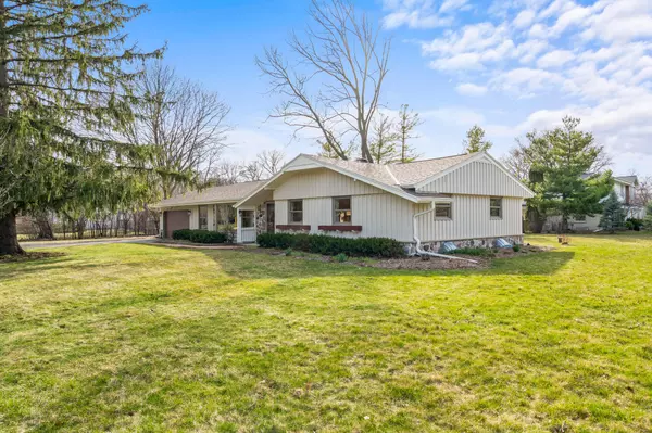 1625 Berkshire Dr, Elm Grove, WI 53122