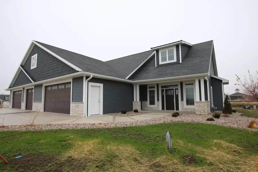 1406 Lighthouse Village Rd, Fond Du Lac, WI 54937