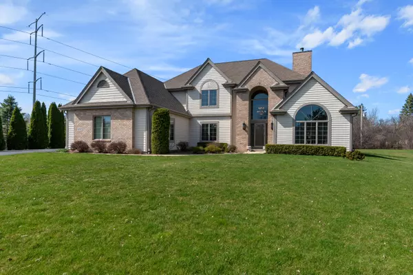 Mequon, WI 53097,11121 N Kensington Ct