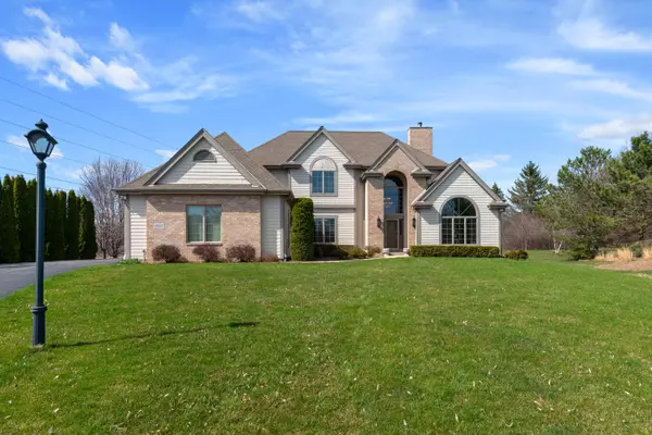 Mequon, WI 53097,11121 N Kensington Ct