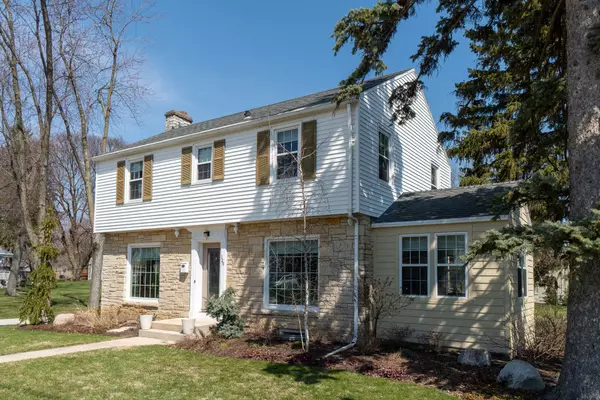 129 S Jackson St, Elkhorn, WI 53121