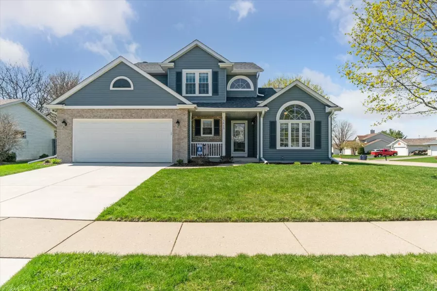 1415 Alpine Dr, Janesville, WI 53546