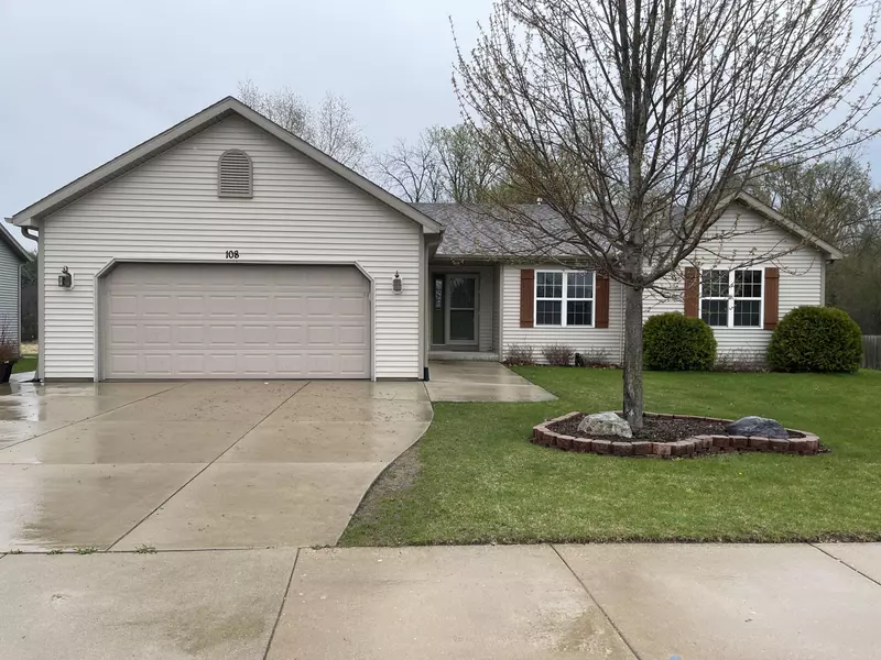 108 Green Ash Ln, Johnson Creek, WI 53038