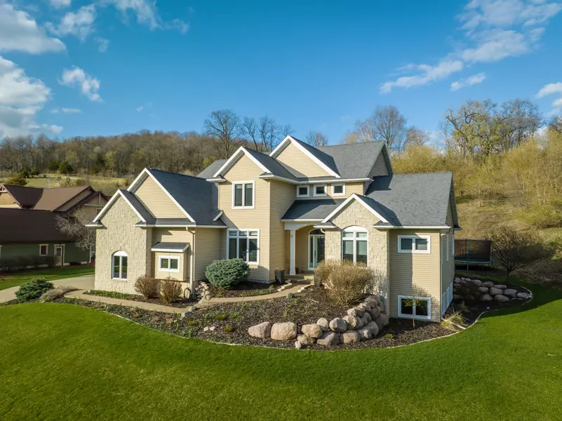 962 Tahoe Dr, Onalaska, WI 54650