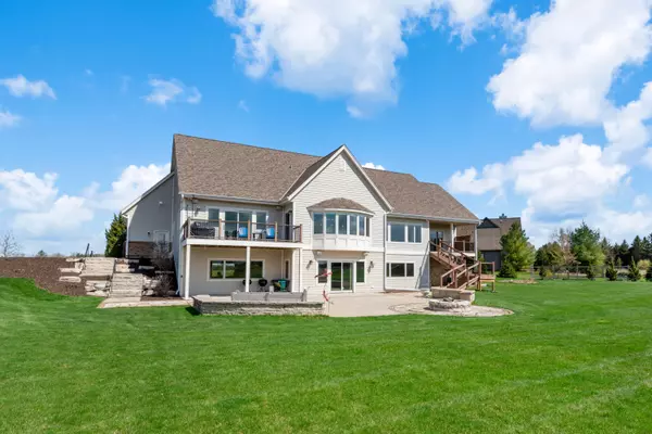 Cedarburg, WI 53012,10451 Stoneset Cir