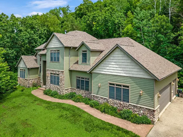 S2230 Twilight Rd, Belvidere, WI 54610