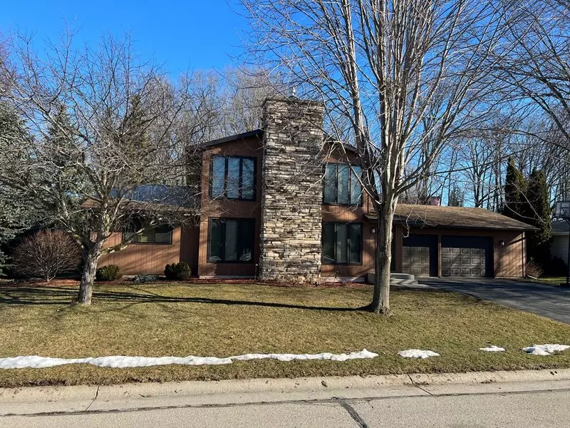 748 Richardson Ave, Sheboygan Falls, WI 53085