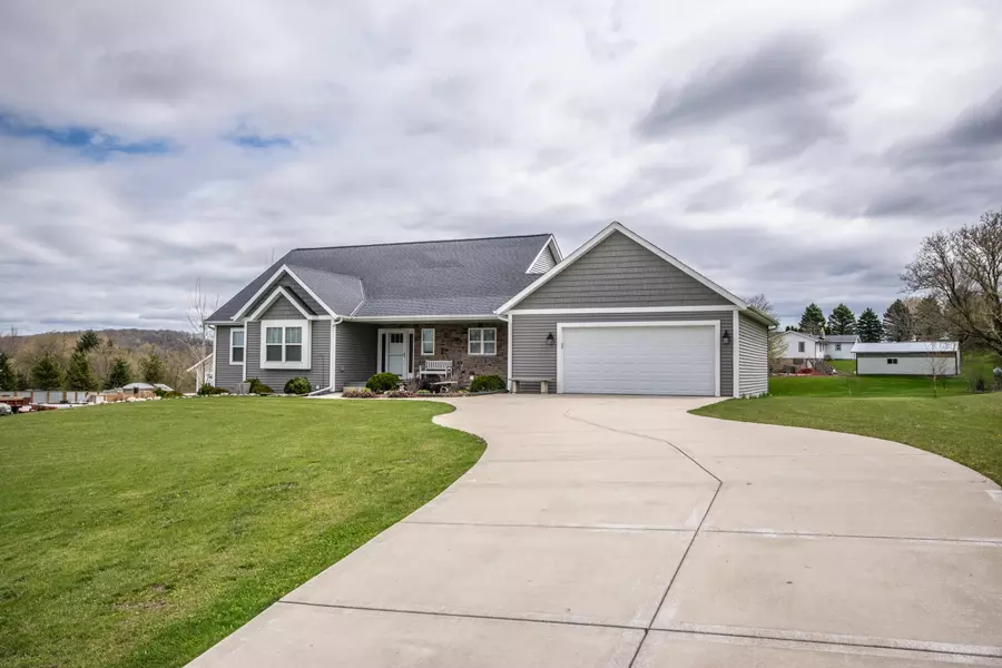 N3178 Drumlin Dr, Rubicon, WI 53059