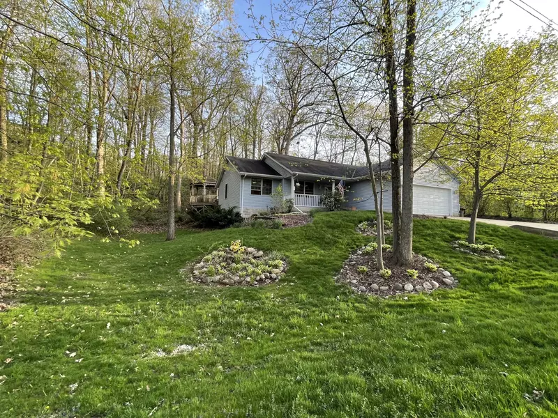 30409 Barnes Ln, Waterford, WI 53185