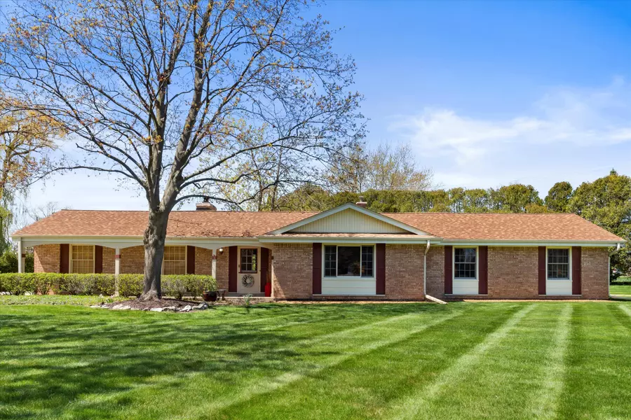 12210 N Ridge Trl, Hales Corners, WI 53130