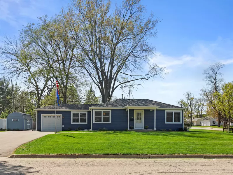 28 Spencer St, Elkhorn, WI 53121