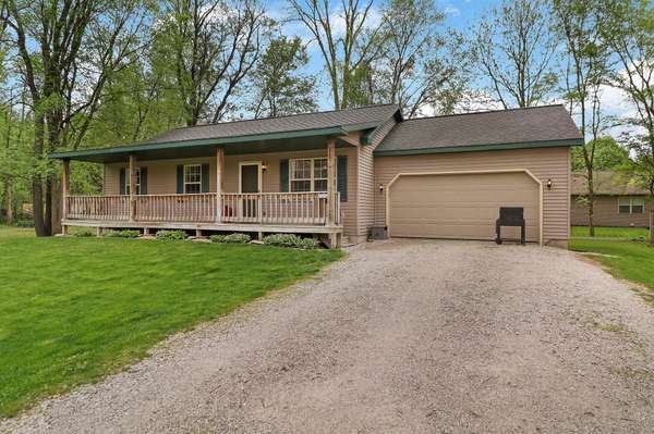 N1274 Oak Rd, Bloomfield, WI 53128