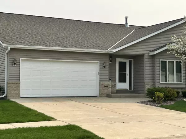 1561 Bluebell Dr, Hartford, WI 53027