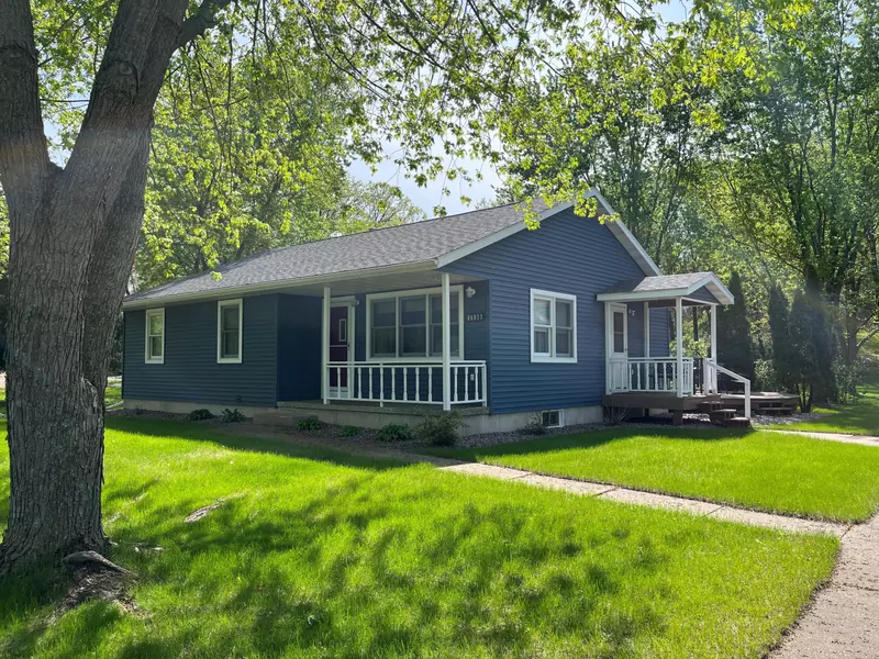 N6977 Sunrise Ln, Holland, WI 54636