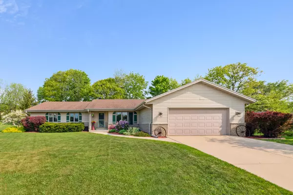 Oak Creek, WI 53154,8319 S Woodridge Dr