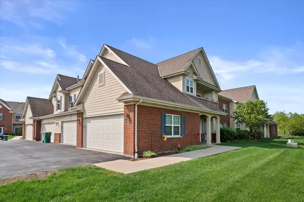 Oak Creek, WI 53154,2630 W Colonial Woods Dr