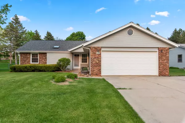 W164N10520 Timberline Ct, Germantown, WI 53022