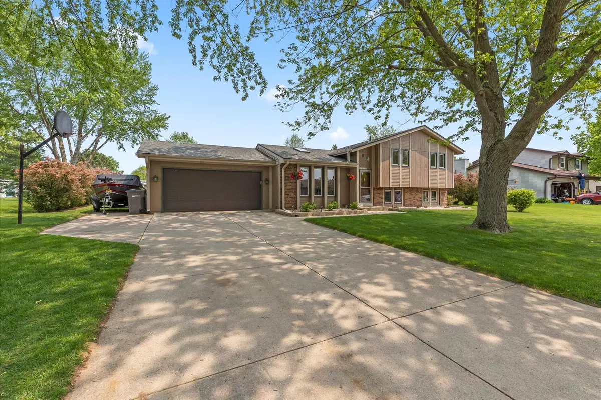 Muskego, WI 53150,W209S10496 Valerie Dr