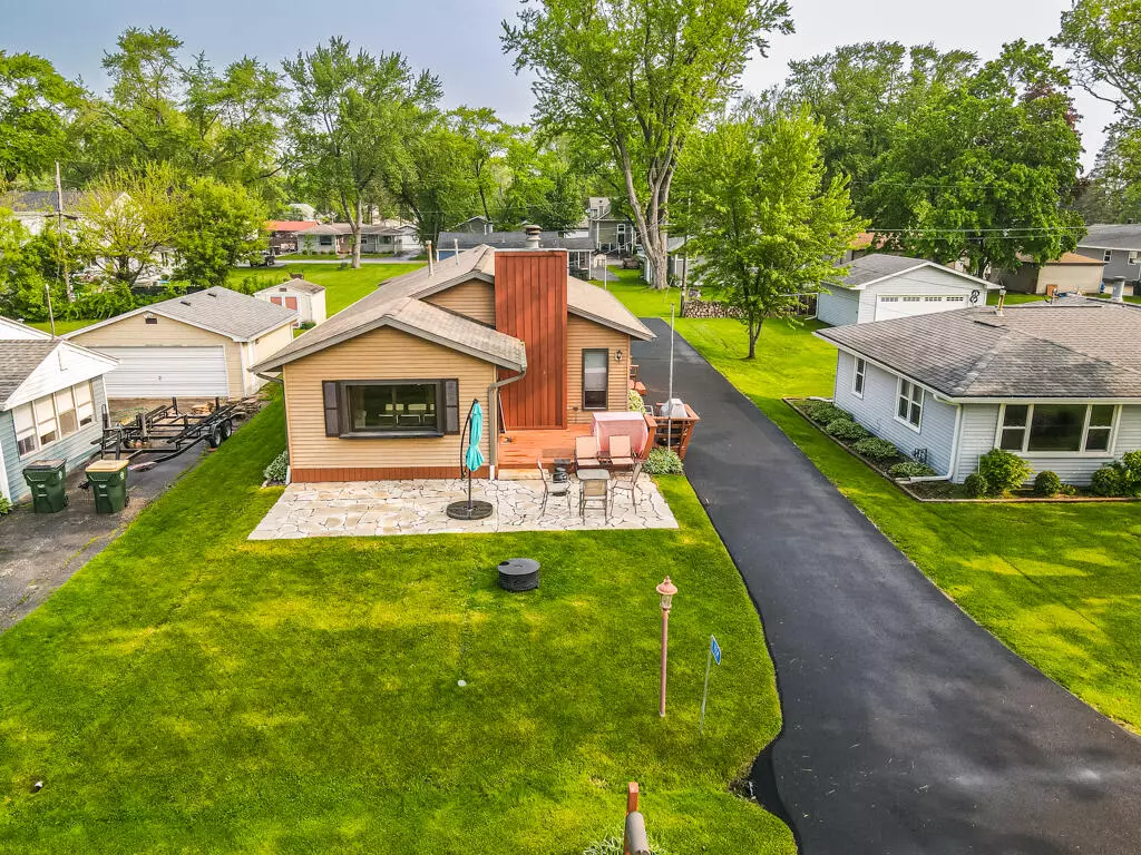 Twin Lakes, WI 53181,1514 Willow Rd