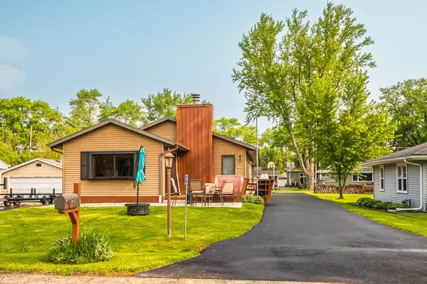 Twin Lakes, WI 53181,1514 Willow Rd