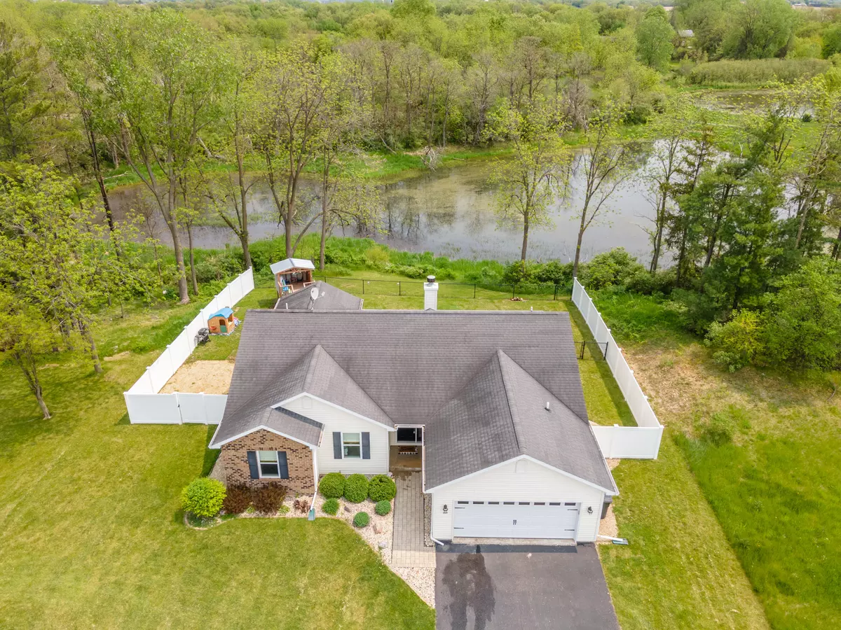 Darien, WI 53114,329 Duck Pond Ln