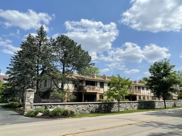 Lake Geneva, WI 53147,715 S Lake Shore Dr Unit 7F