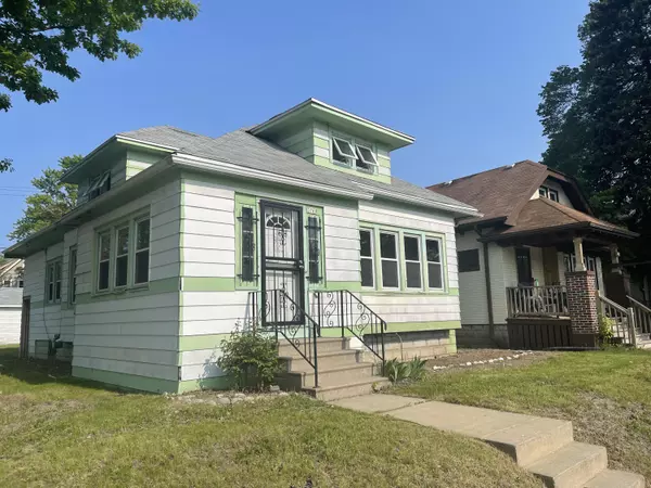 3760 N 27th St, Milwaukee, WI 53216