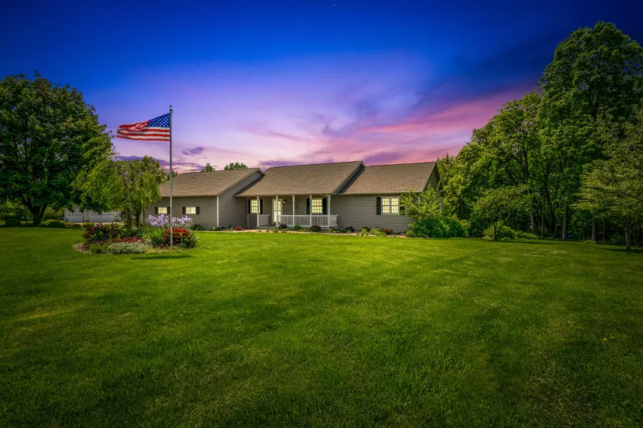 N1481 Meadow Ridge Rd, Greenfield, WI 54601