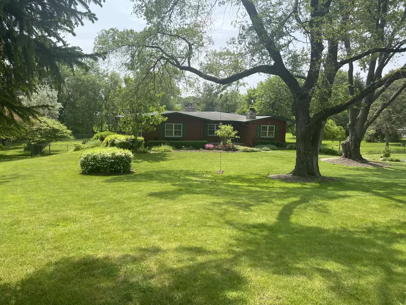 N1630 Willowbrook Rd, Linn, WI 53147