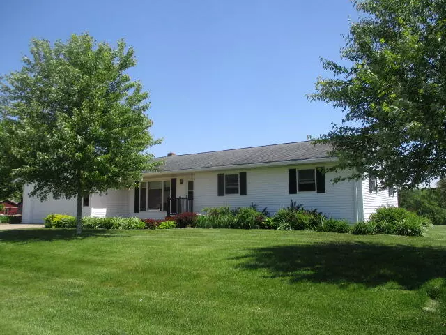 275 E LAKEVIEW Dr, La Farge, WI 54639