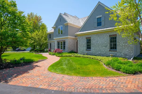 Mequon, WI 53092,10431 N Wood Crest Dr