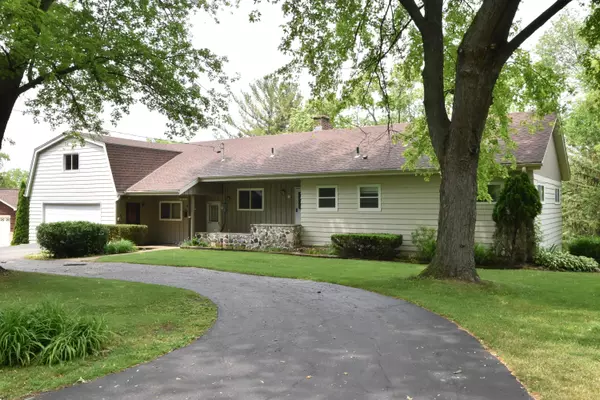 N11W28892 Northview Rd, Delafield, WI 53188