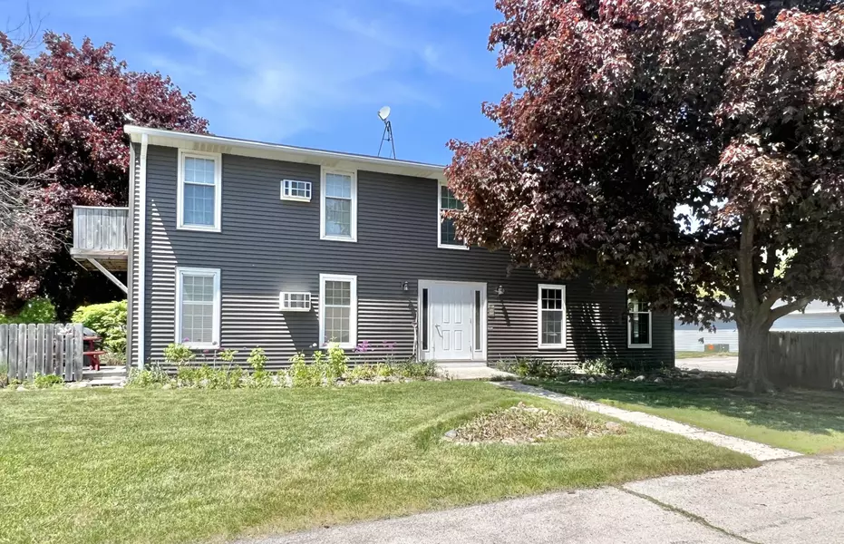 966 Broadway St Unit B, Sheboygan Falls, WI 53085