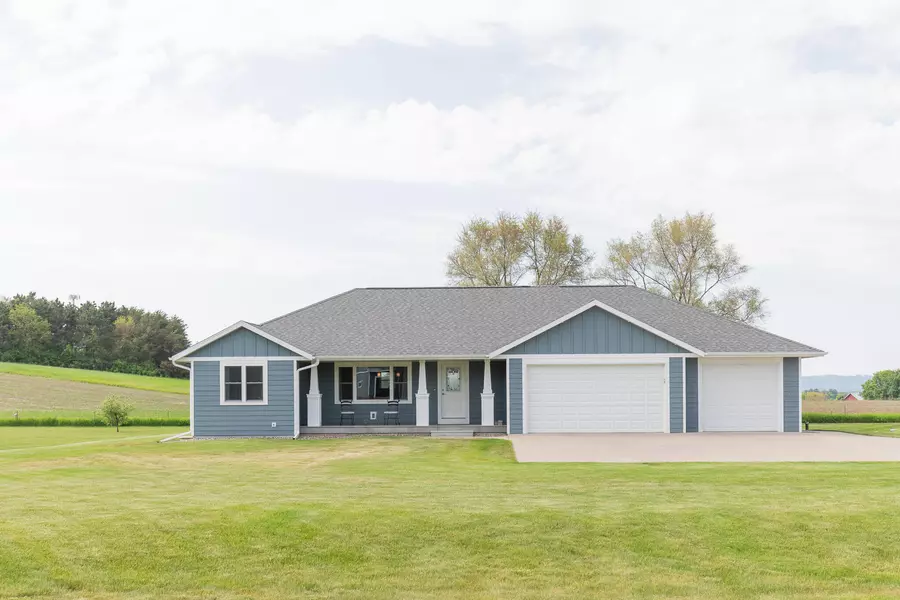 N7008 Birch St, Holland, WI 54636