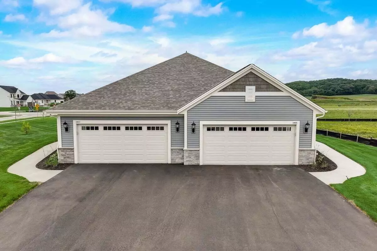 Mukwonago, WI 53149,1451 Sandhill Ln Unit 2401