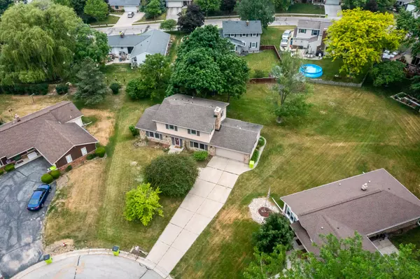 Hartland, WI 53029,396 Scott Ct