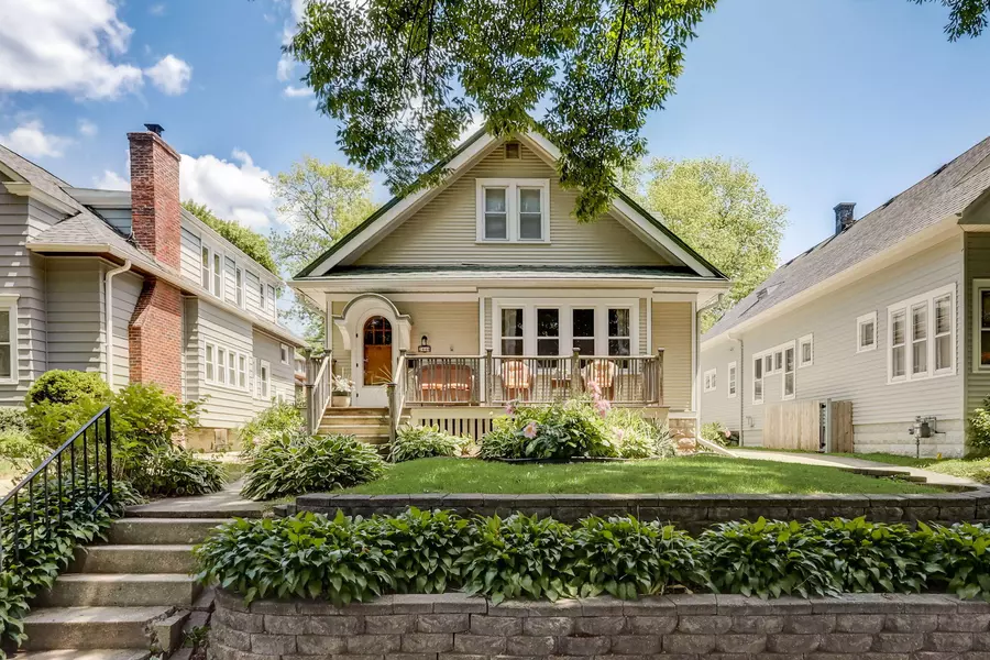 2446 N 68th St, Wauwatosa, WI 53213
