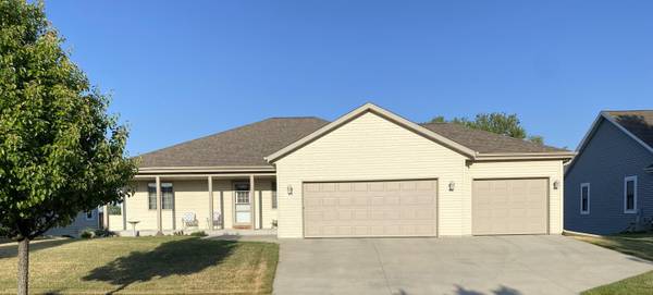 1258 Huron Way, Hartford, WI 53027